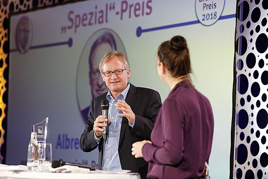 „Spezial“-Preisträger Albrecht von Lucke im Gespräch mit Anja Höfer.