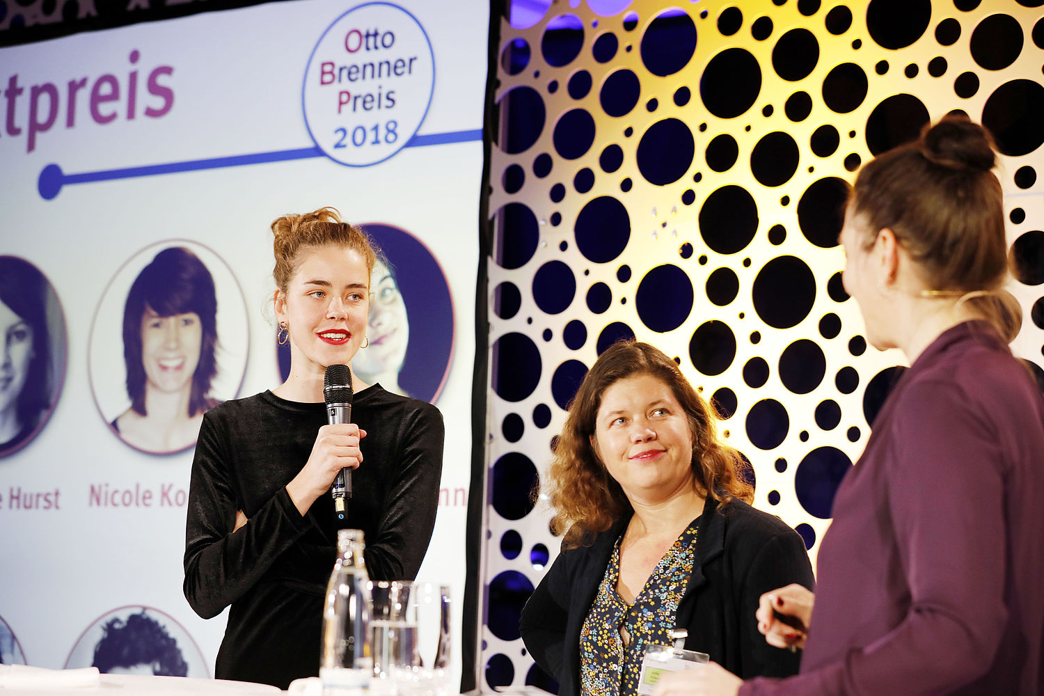 Nora Nagel (bildundtonfabrik) und Julia Friedrichs (WDR) von „Docupy“ im Gespräch mit Anja Höfer.